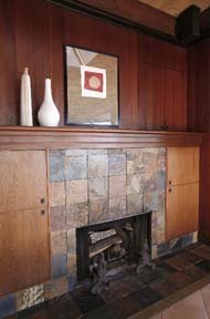 fireplace_in_dining_rm_hr